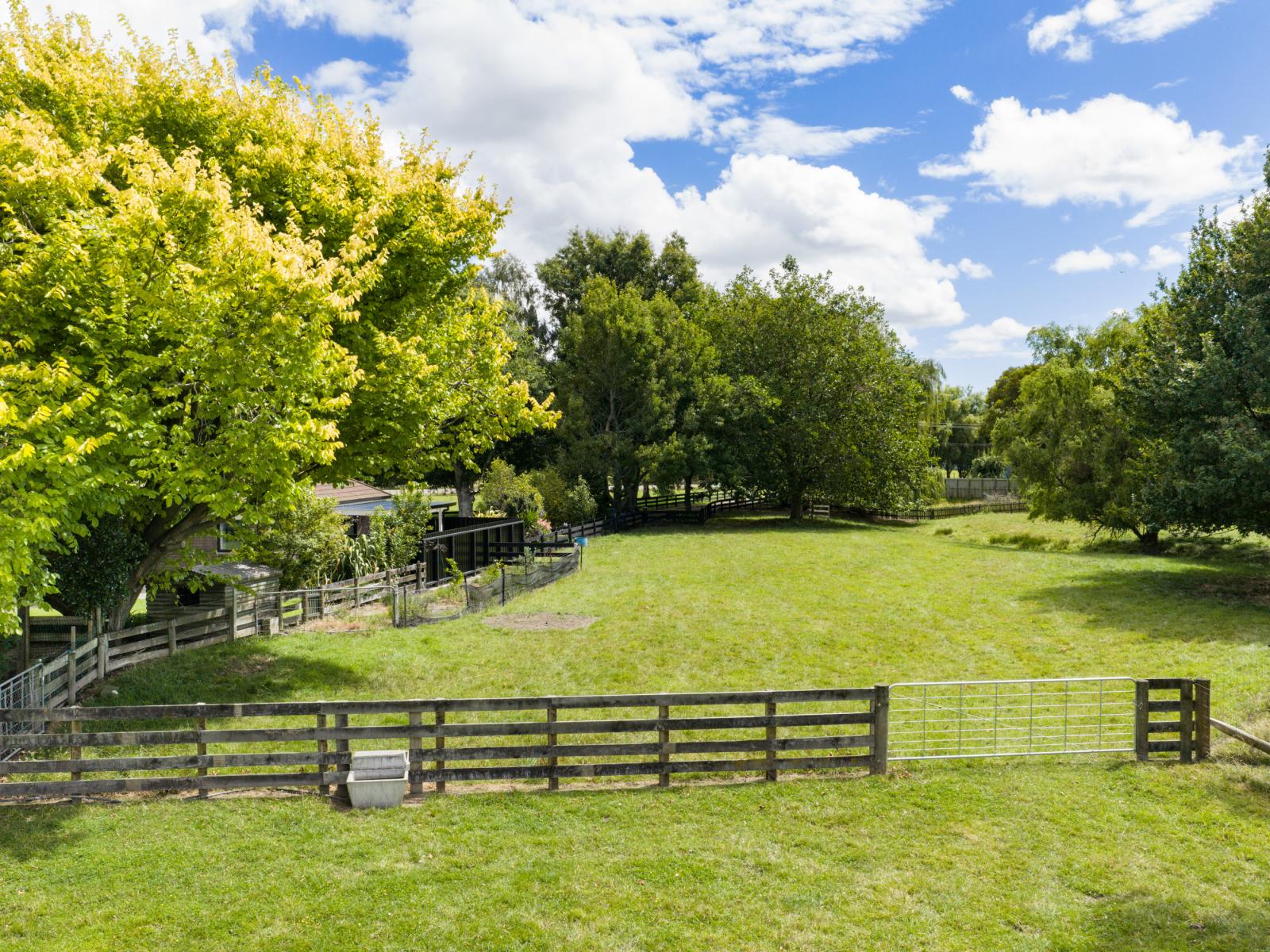 512 Milson Line, Newbury