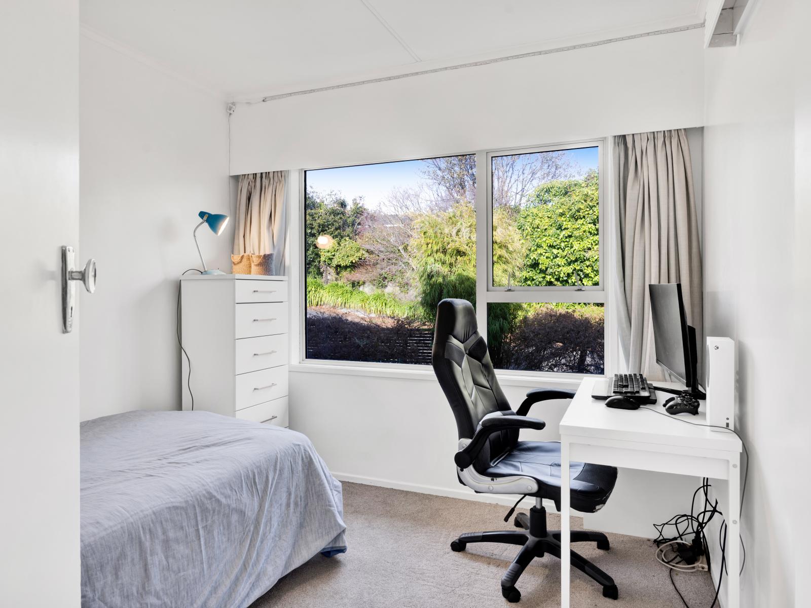 27A Montana Place, Merrilands