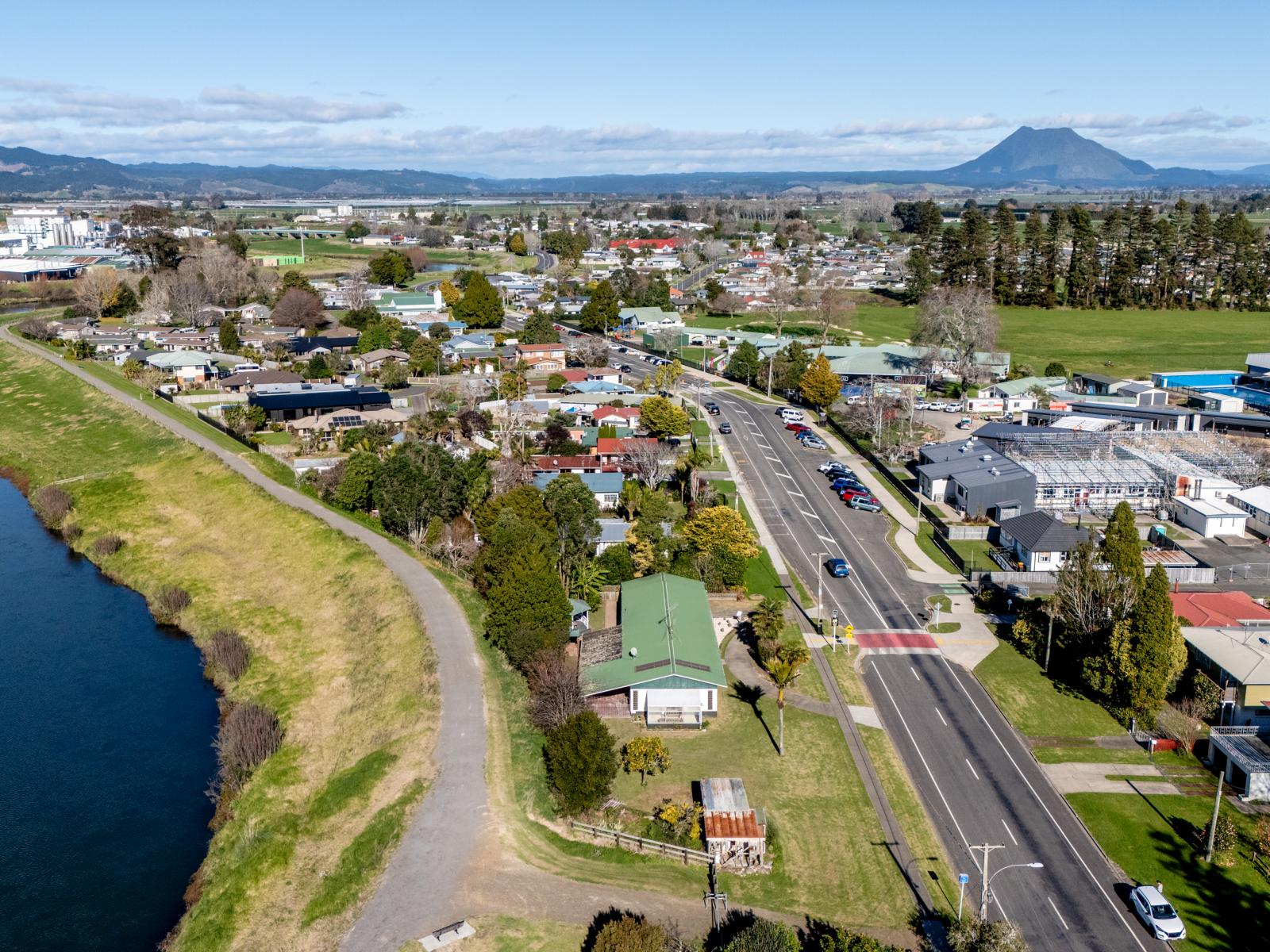 87 College Road, Edgecumbe