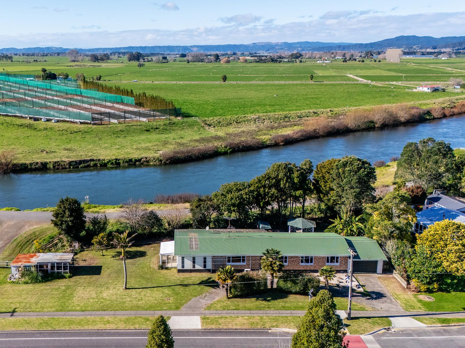 87 College Road, Edgecumbe