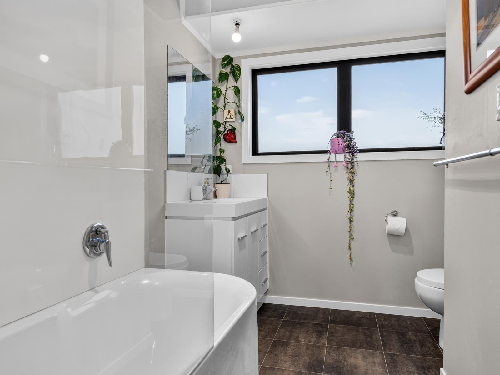 52B Amanda Avenue, Dinsdale