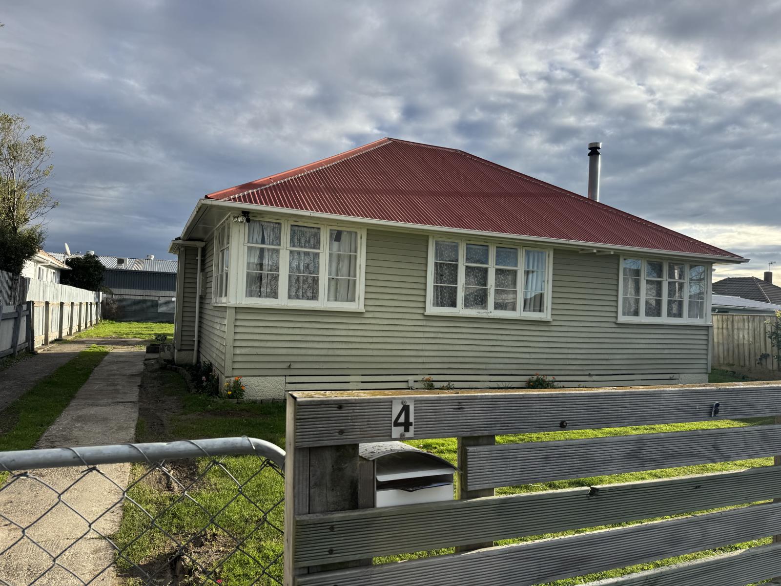 4 Thames Street, Roslyn