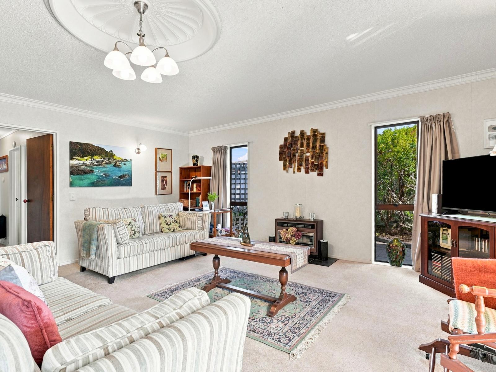 2 Warwick Place, Springvale