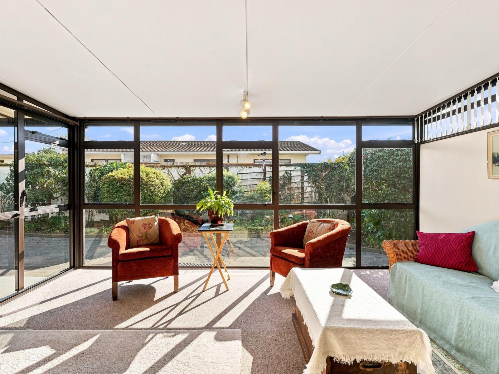 2 Warwick Place, Springvale