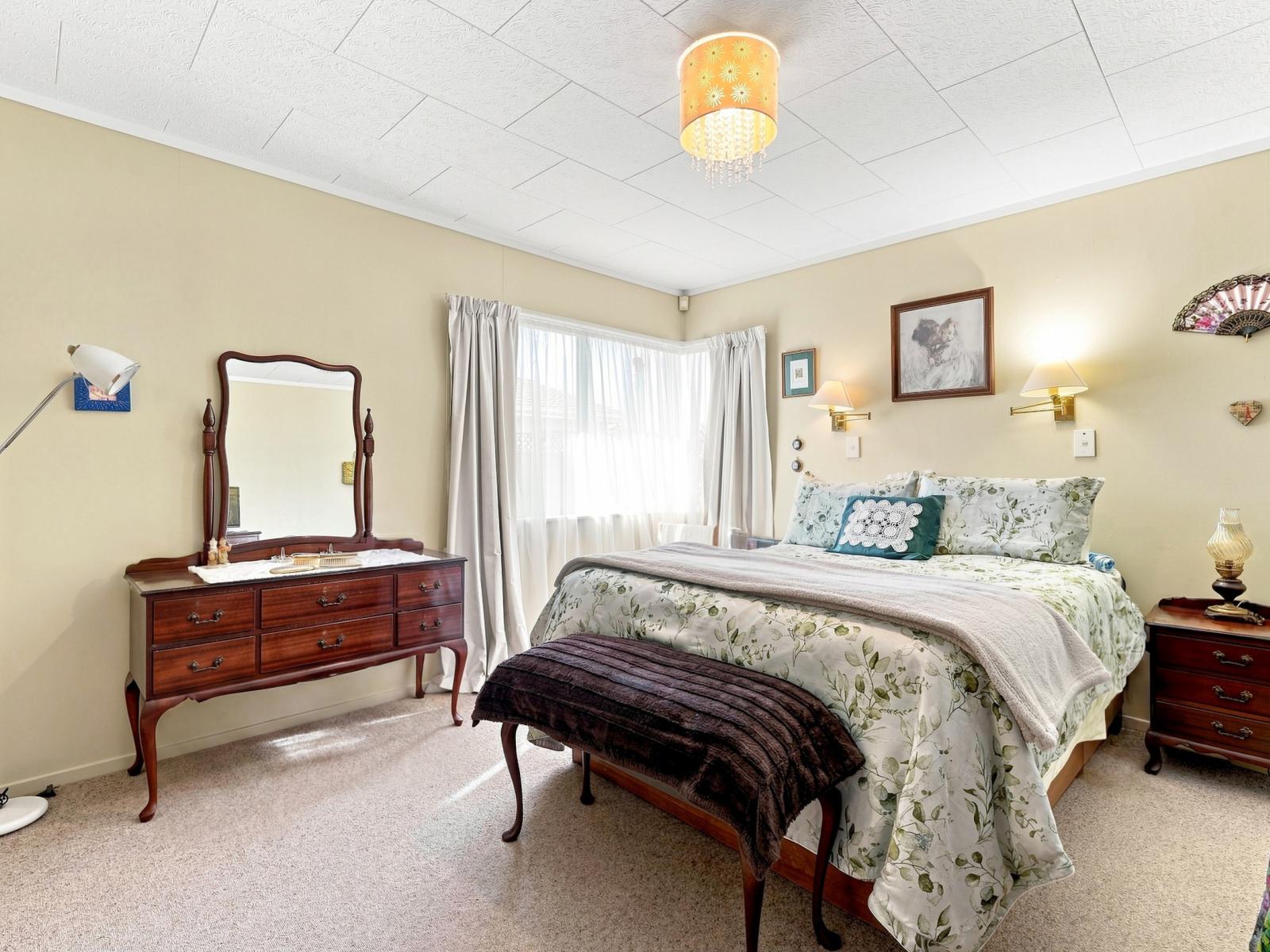 2 Warwick Place, Springvale