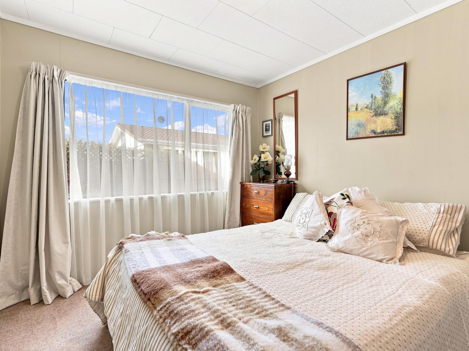 2 Warwick Place, Springvale