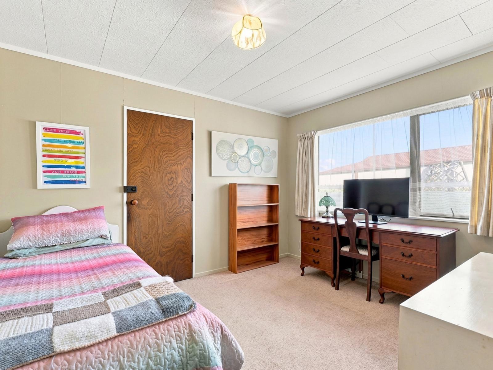 2 Warwick Place, Springvale