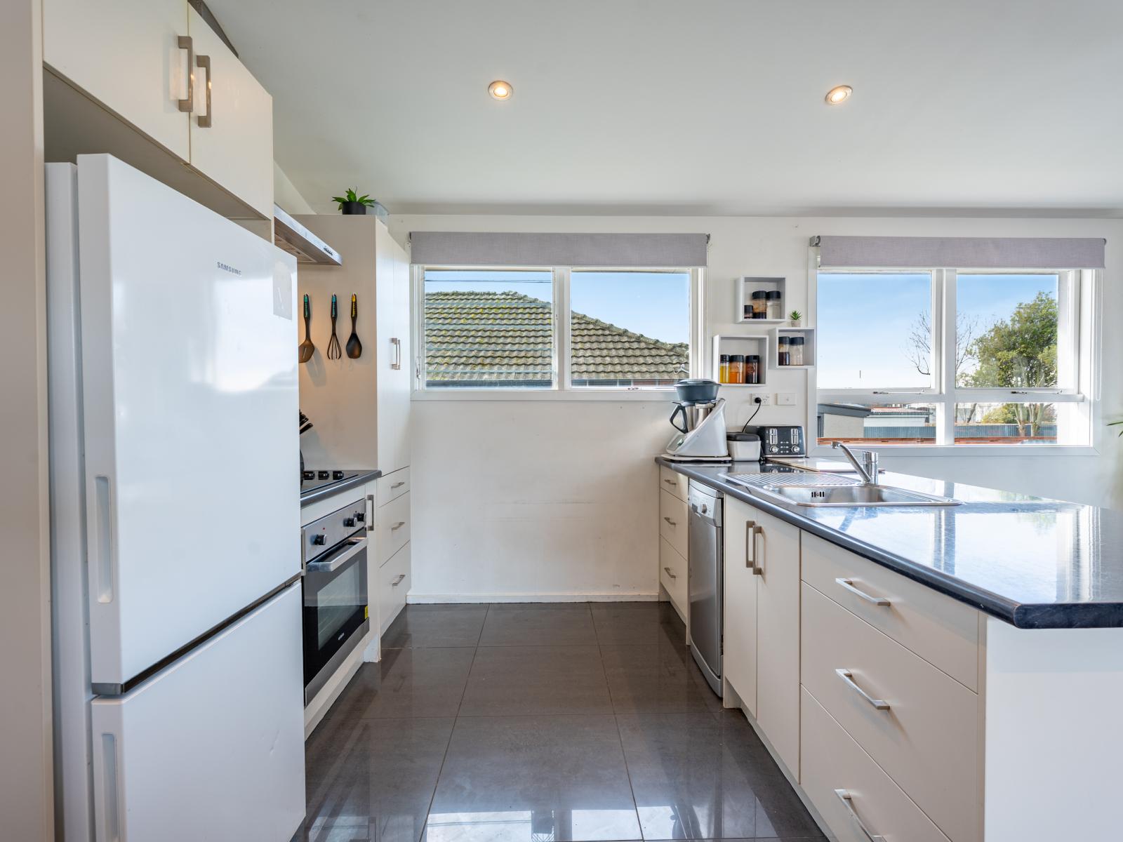 12 Grants Road, Marchwiel