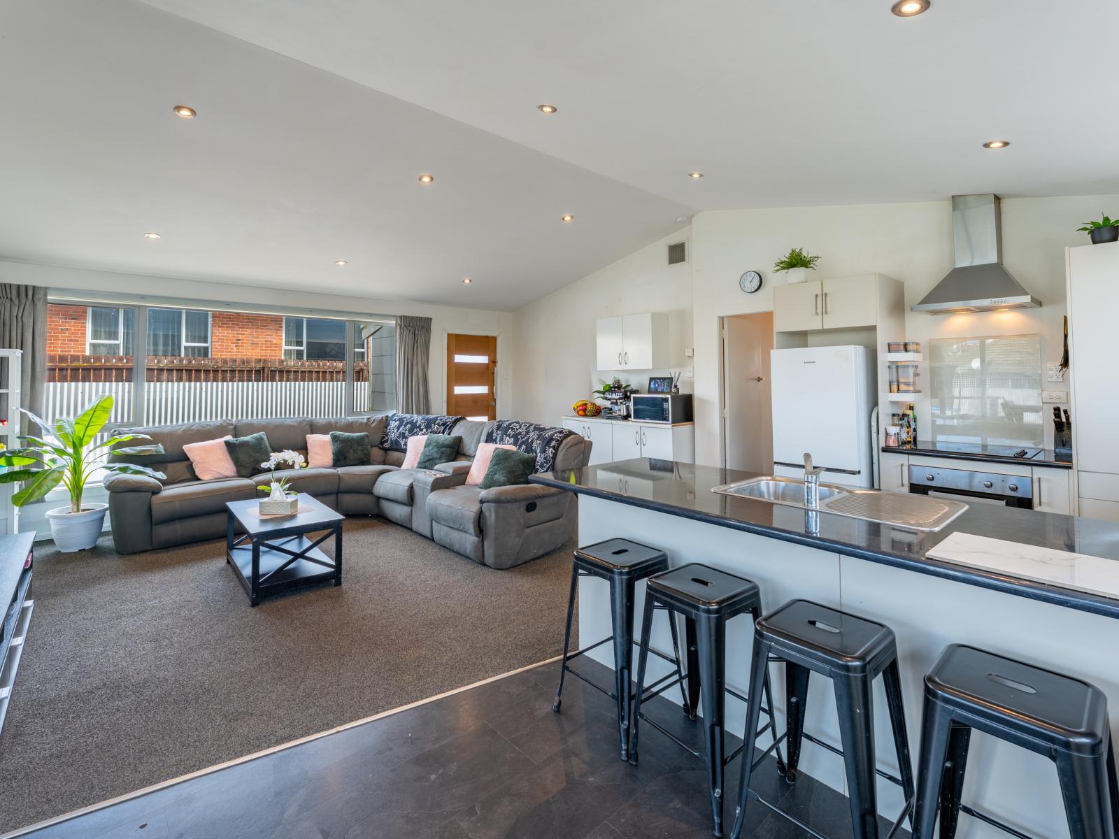 12 Grants Road, Marchwiel