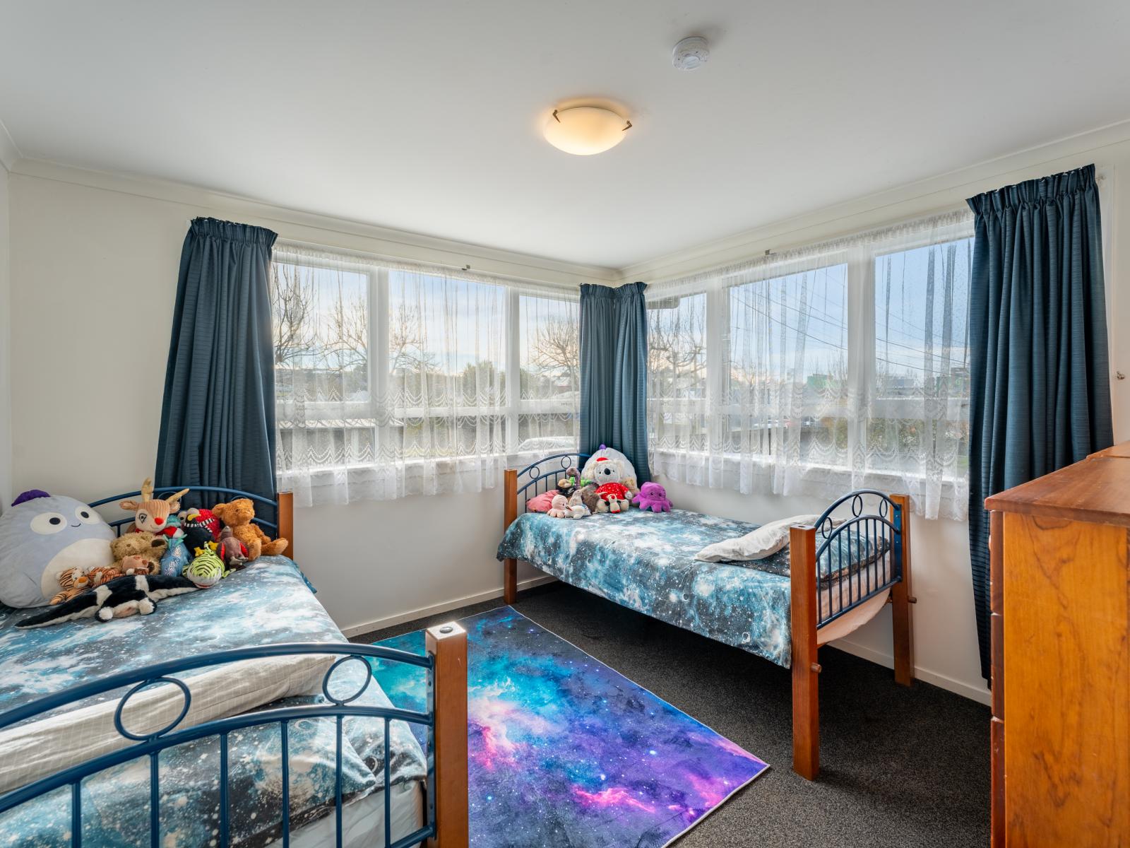 12 Grants Road, Marchwiel