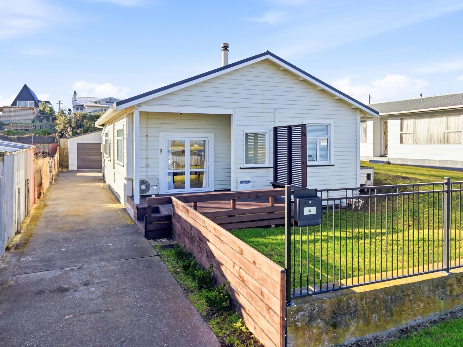 4 Tregenna Street , Castlecliff