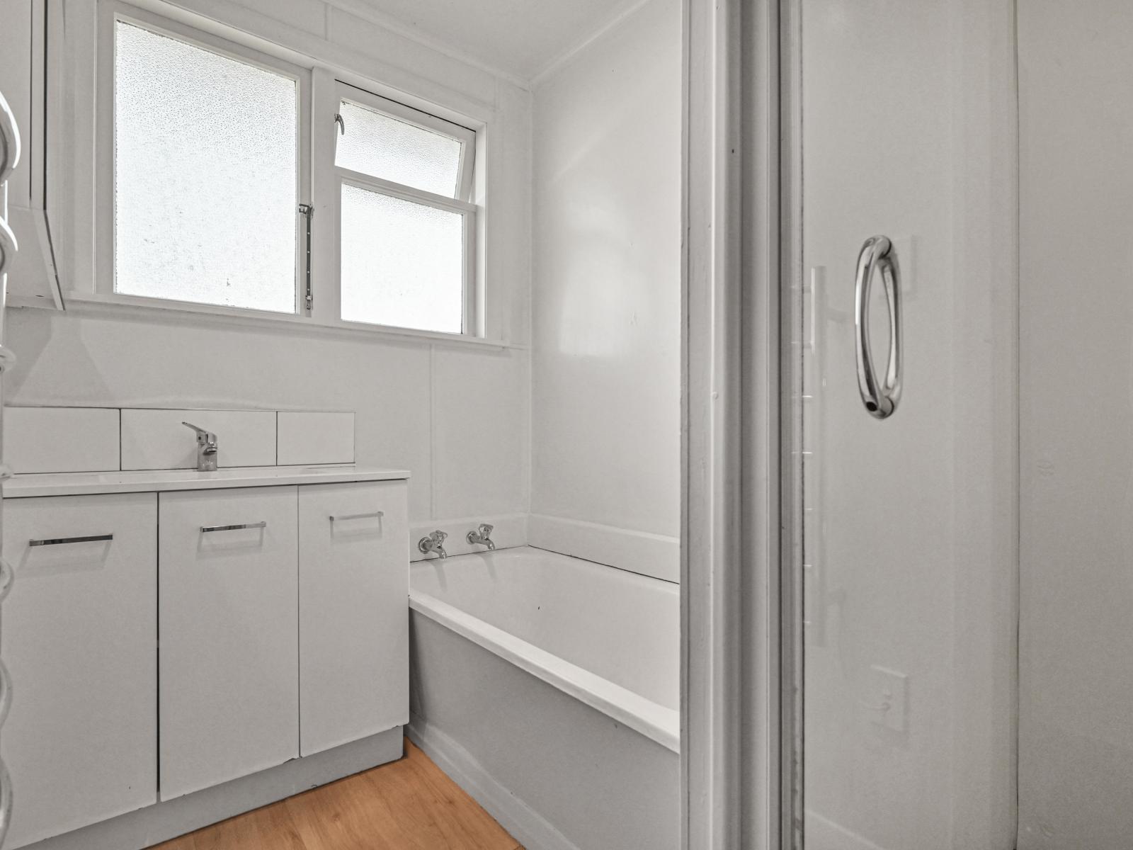 1009 Wall Road, Raureka