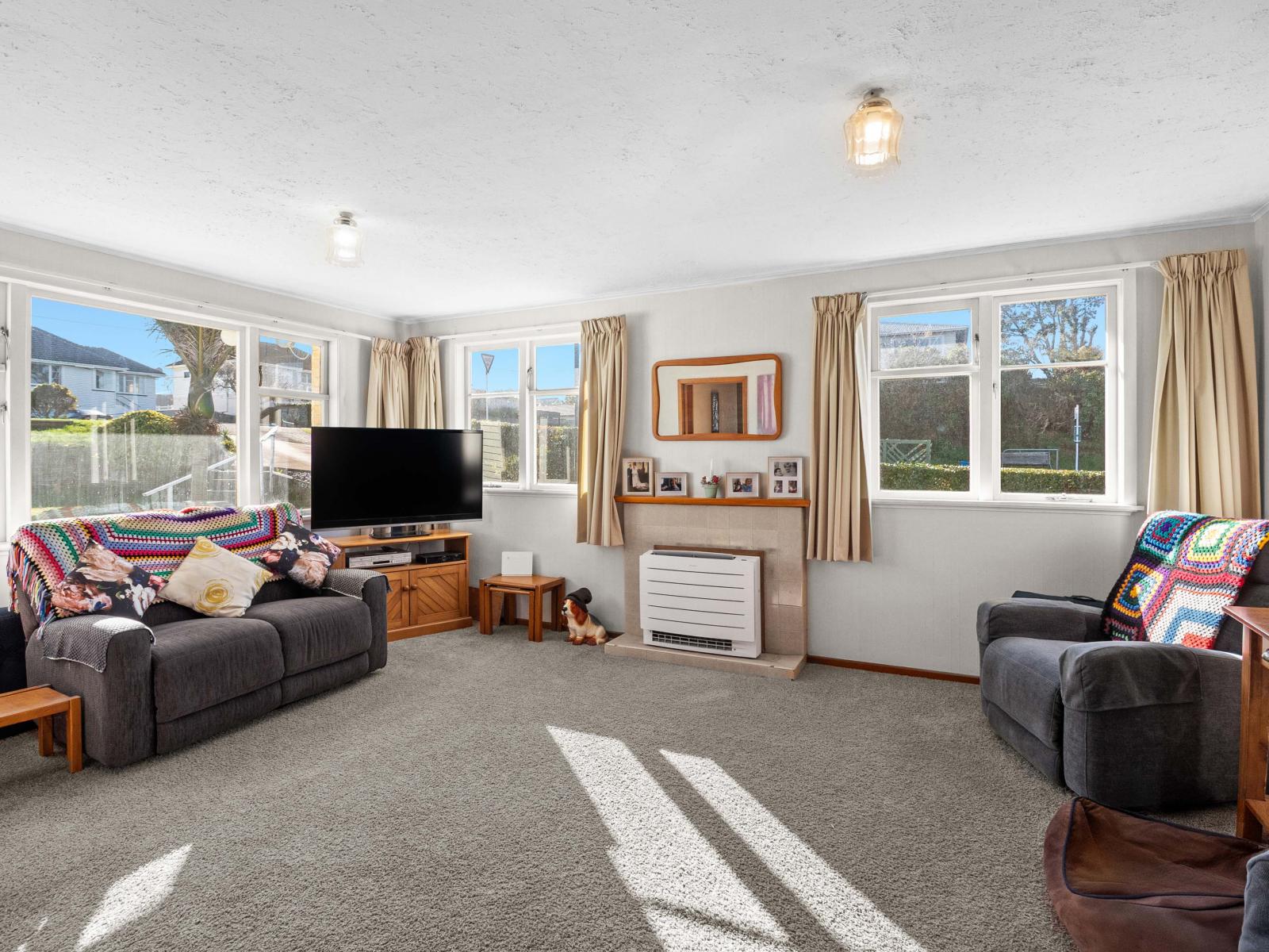99 Clawton Street, Westown