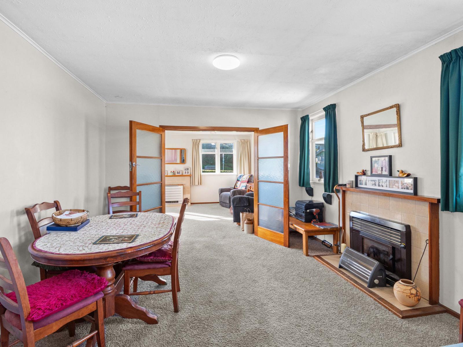 99 Clawton Street, Westown