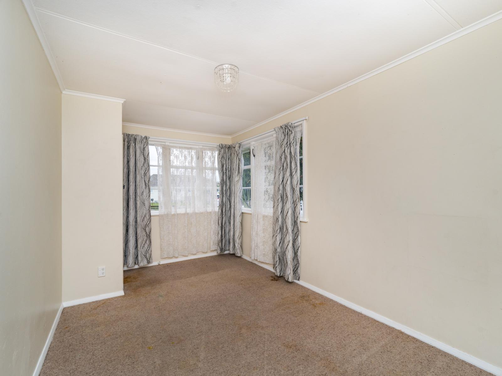 4 Thames Street, Roslyn