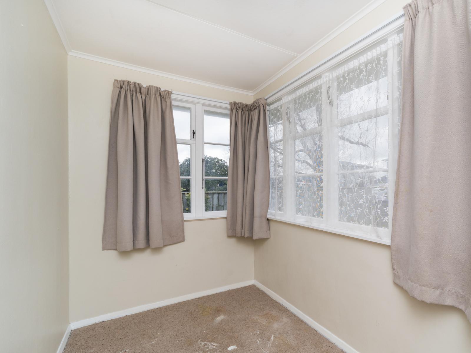4 Thames Street, Roslyn