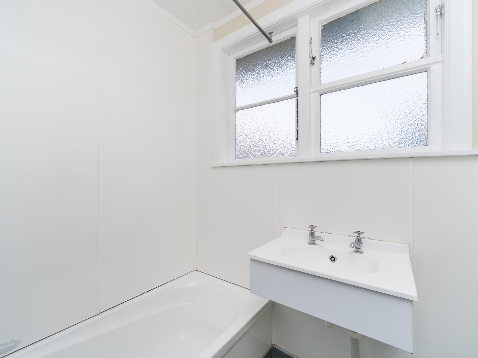 4 Thames Street, Roslyn