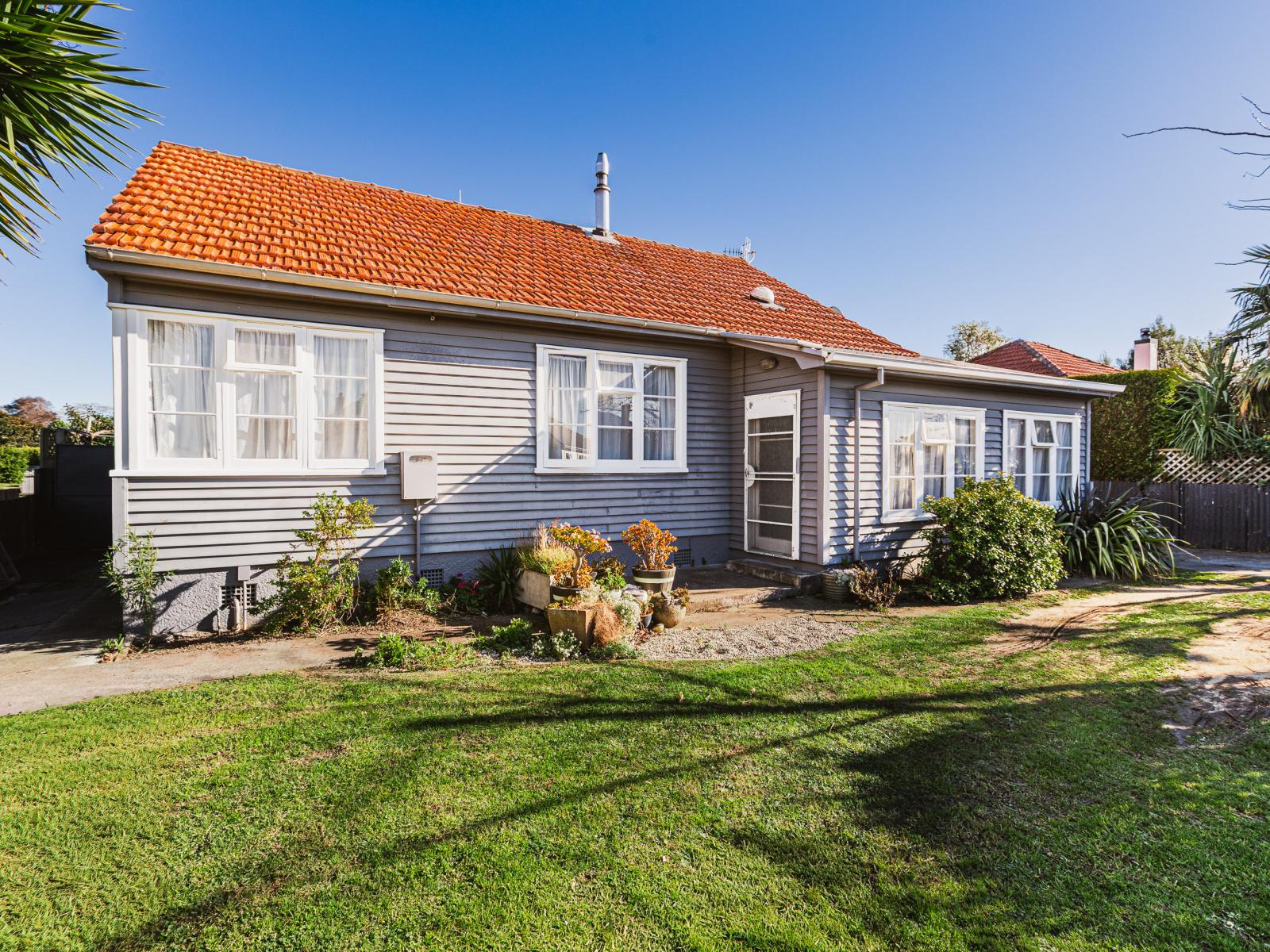 908 Lane Street, Mahora