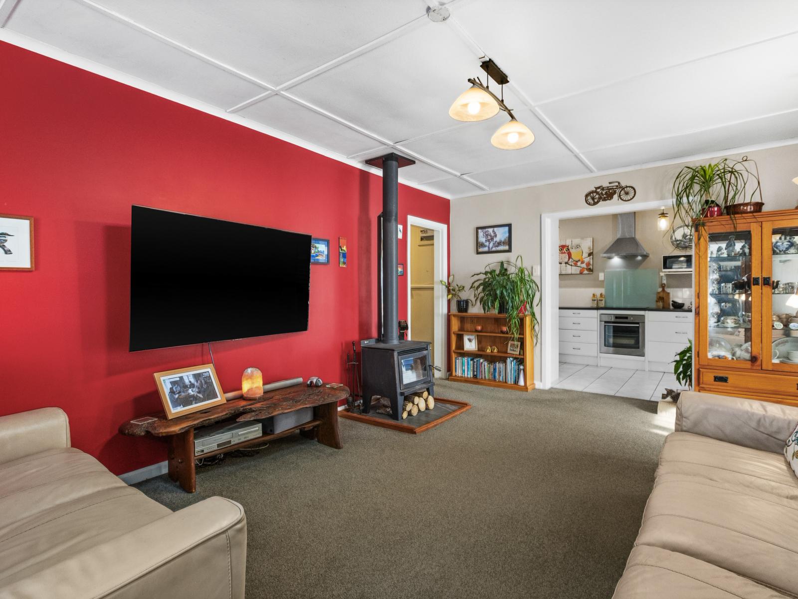 908 Lane Street, Mahora