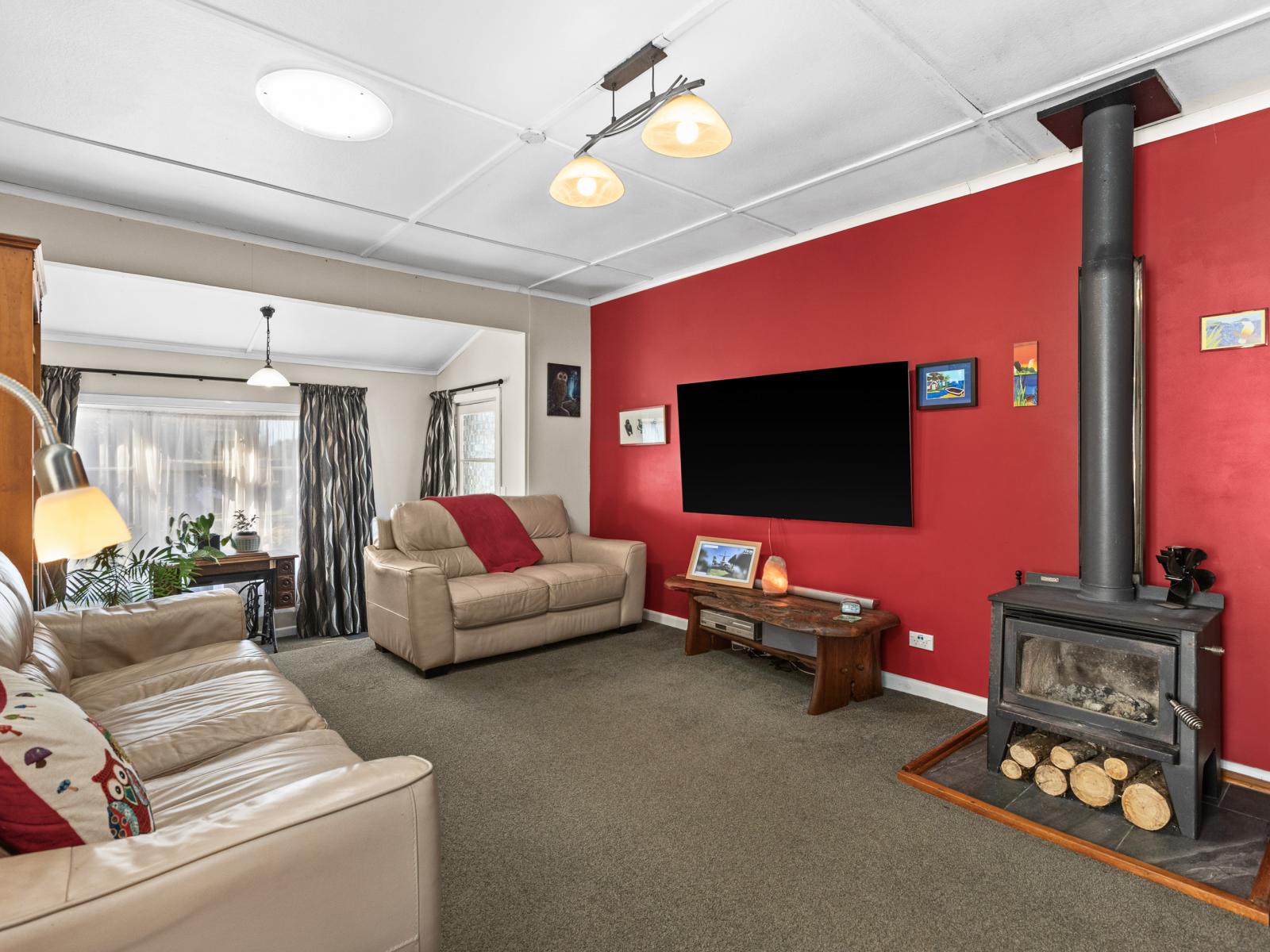 908 Lane Street, Mahora