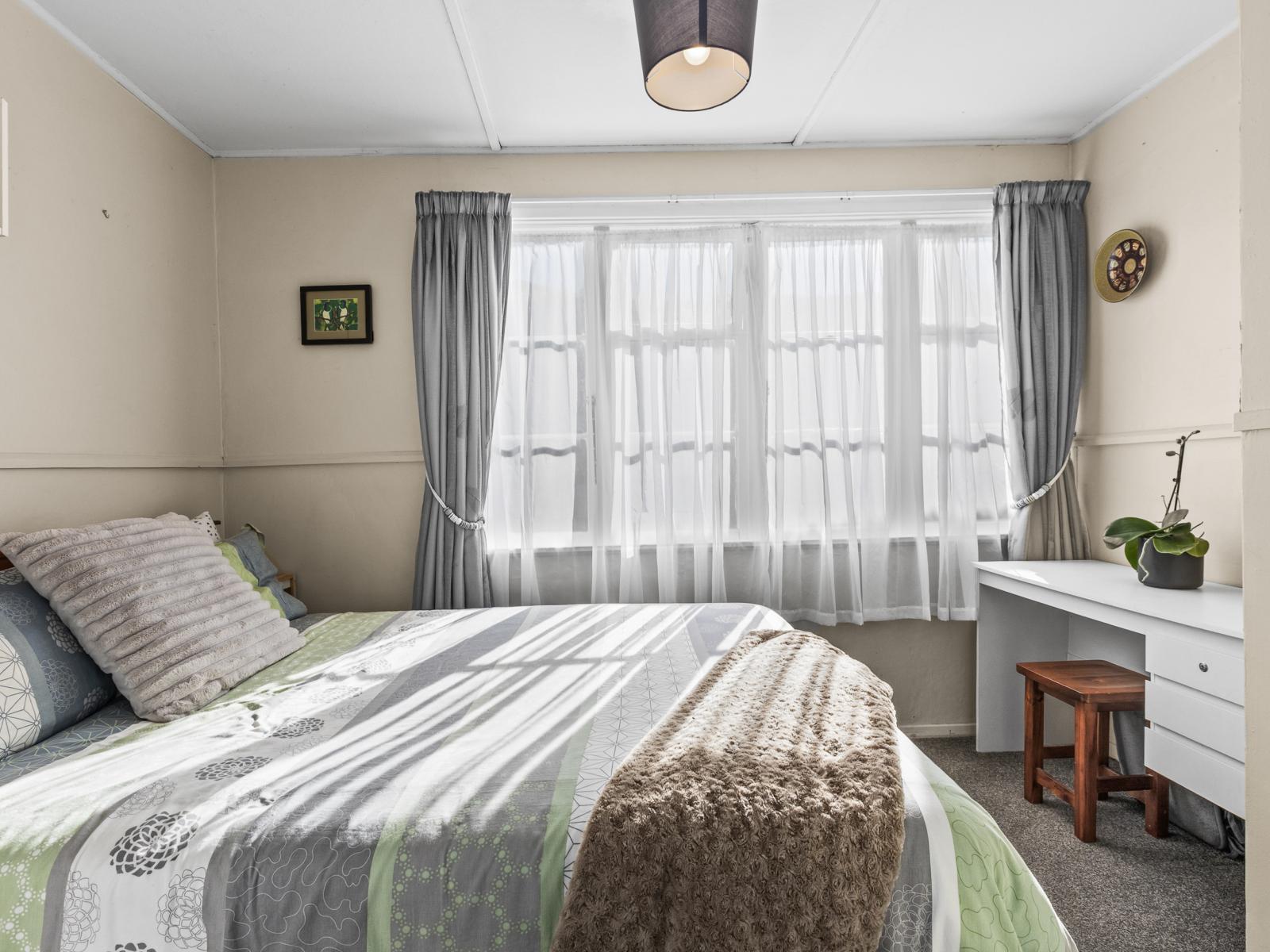 908 Lane Street, Mahora