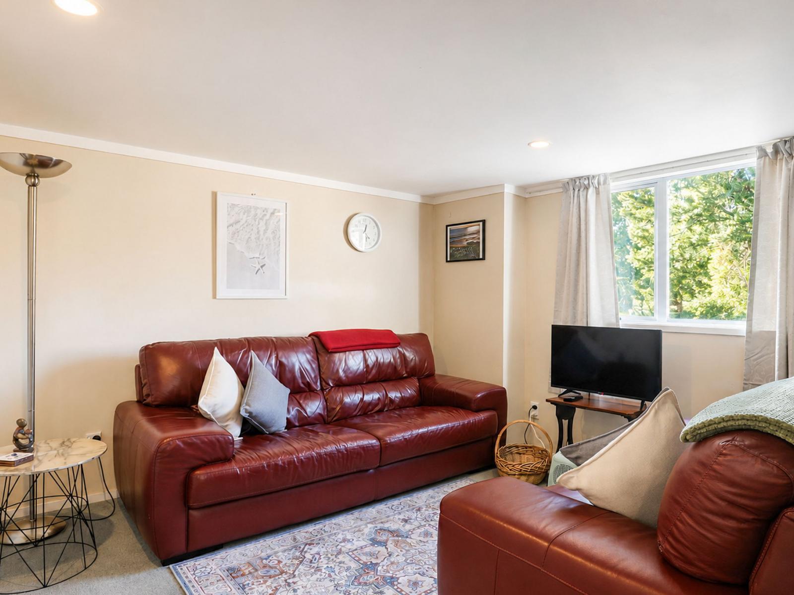 96B Grand Vue Road, Kawaha Point