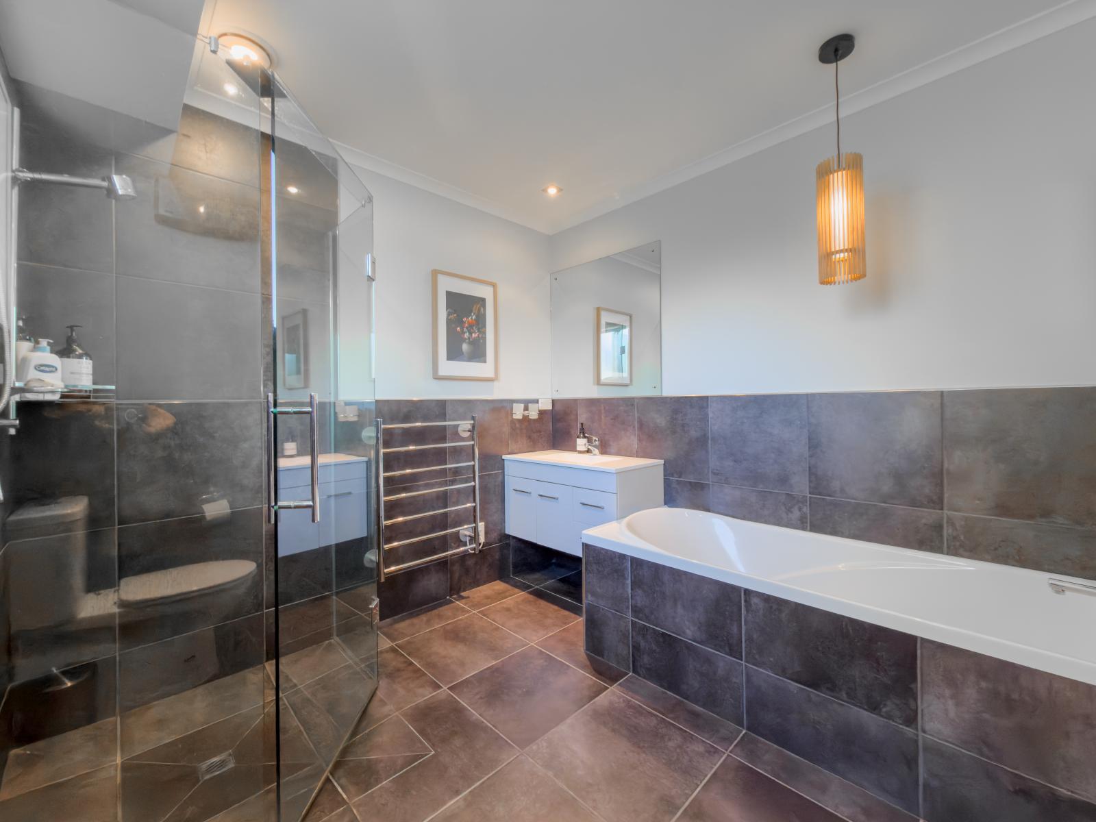 57 Matua Grove, Otatara