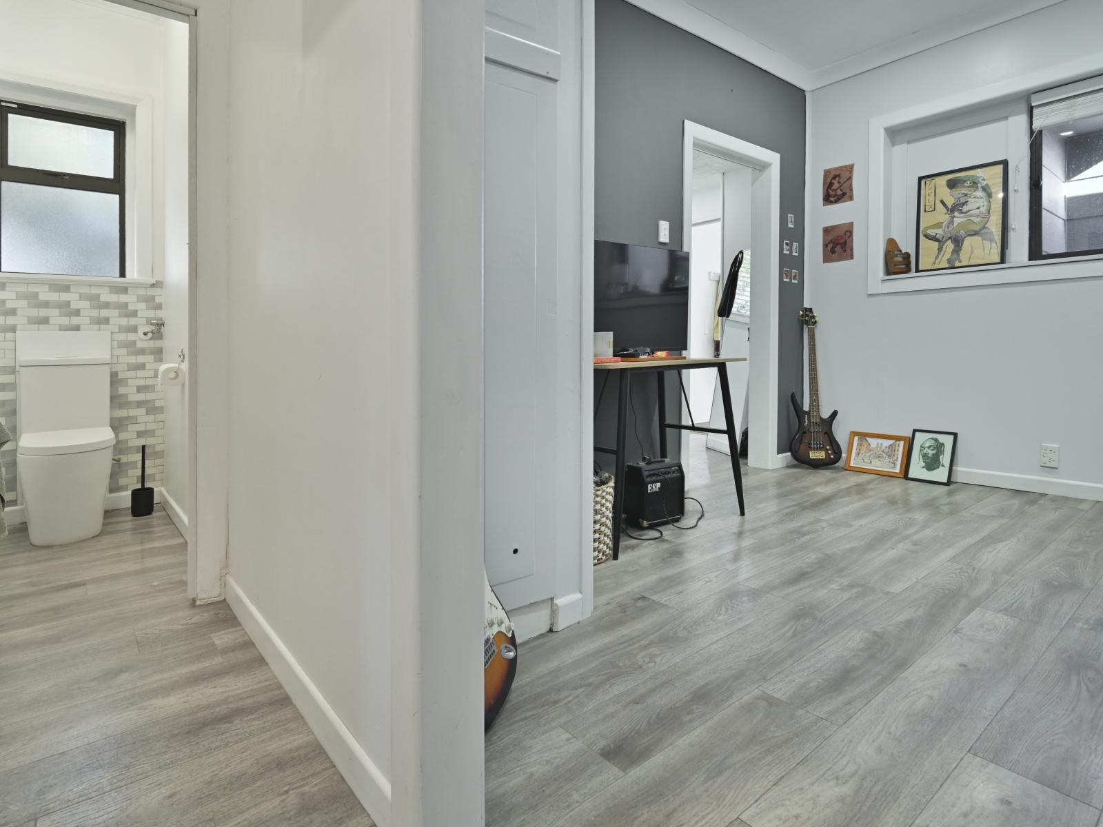 705 Massey Street, Akina