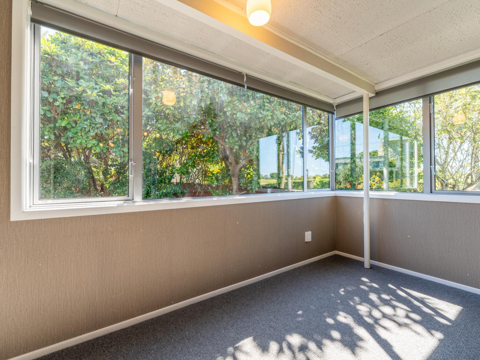 65 Mountain View Road, Glenwood