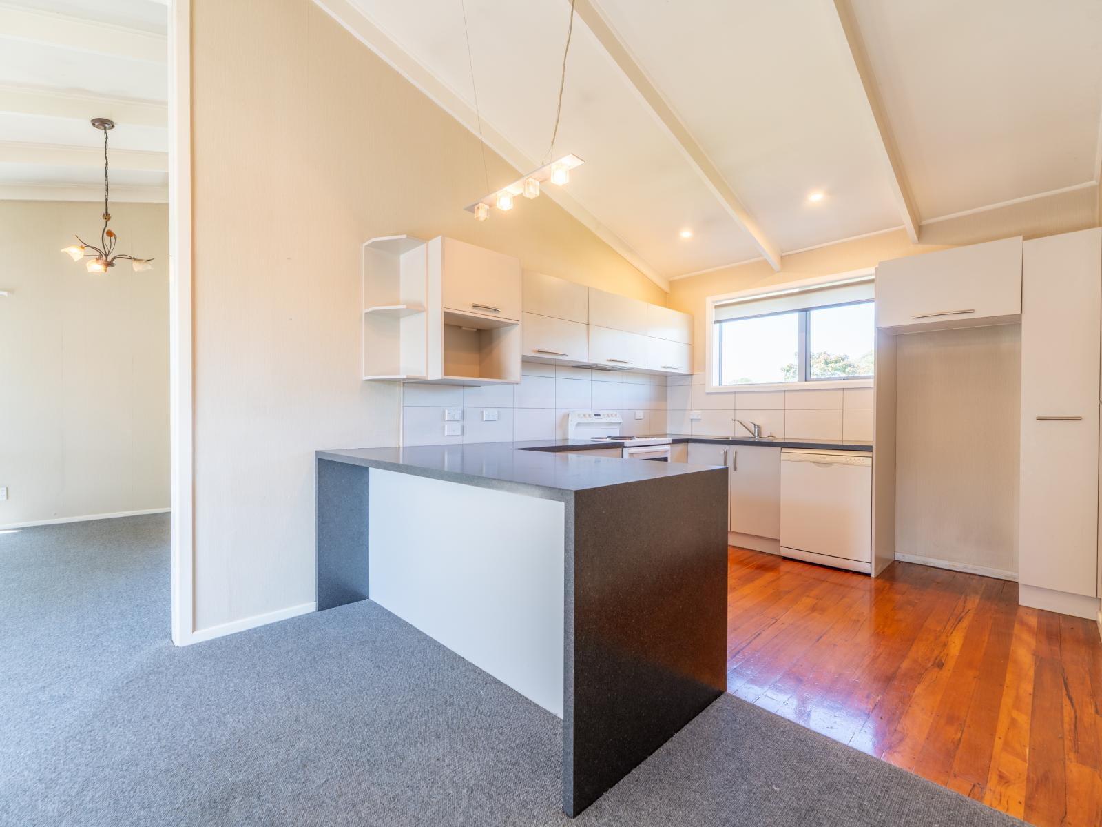 65 Mountain View Road, Glenwood