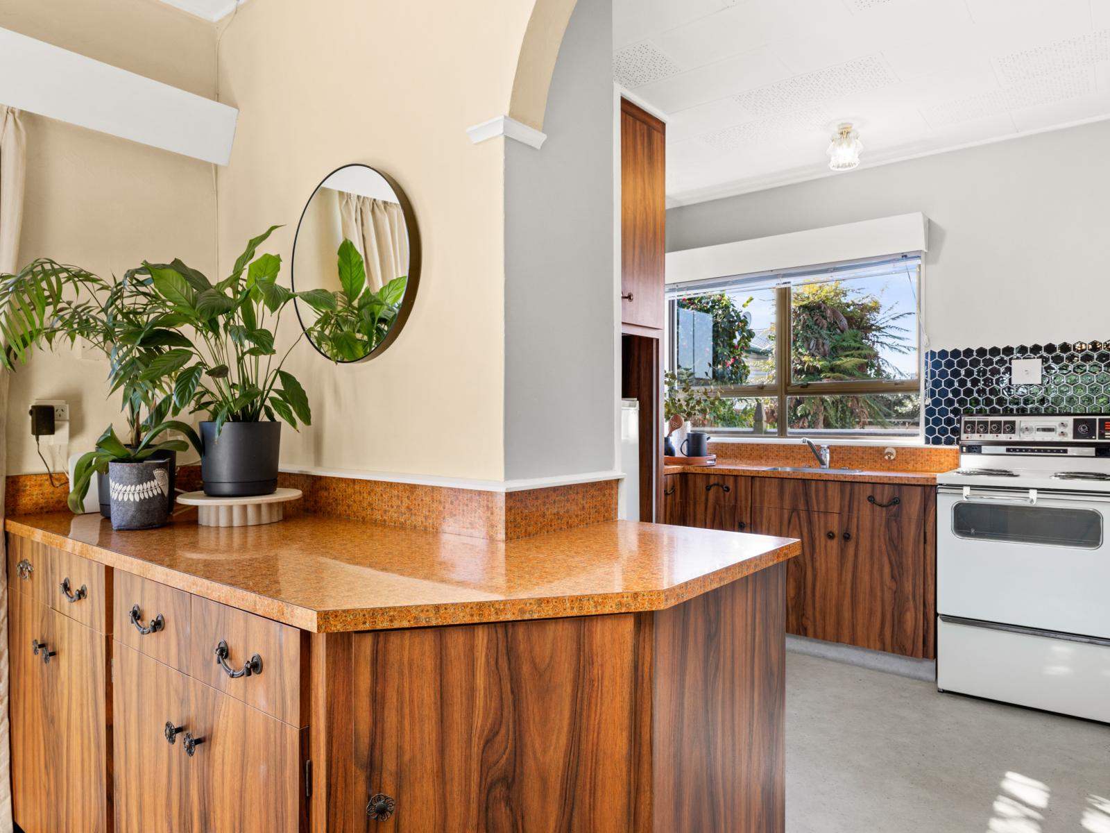 807C Avenue Road East, Parkvale