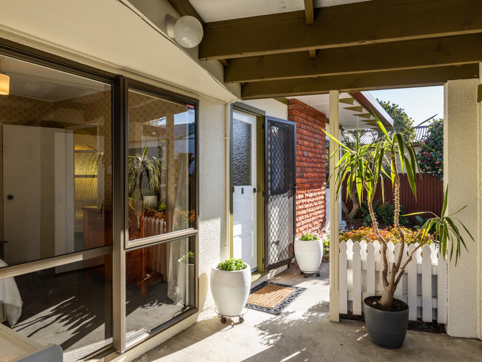 807C Avenue Road East, Parkvale