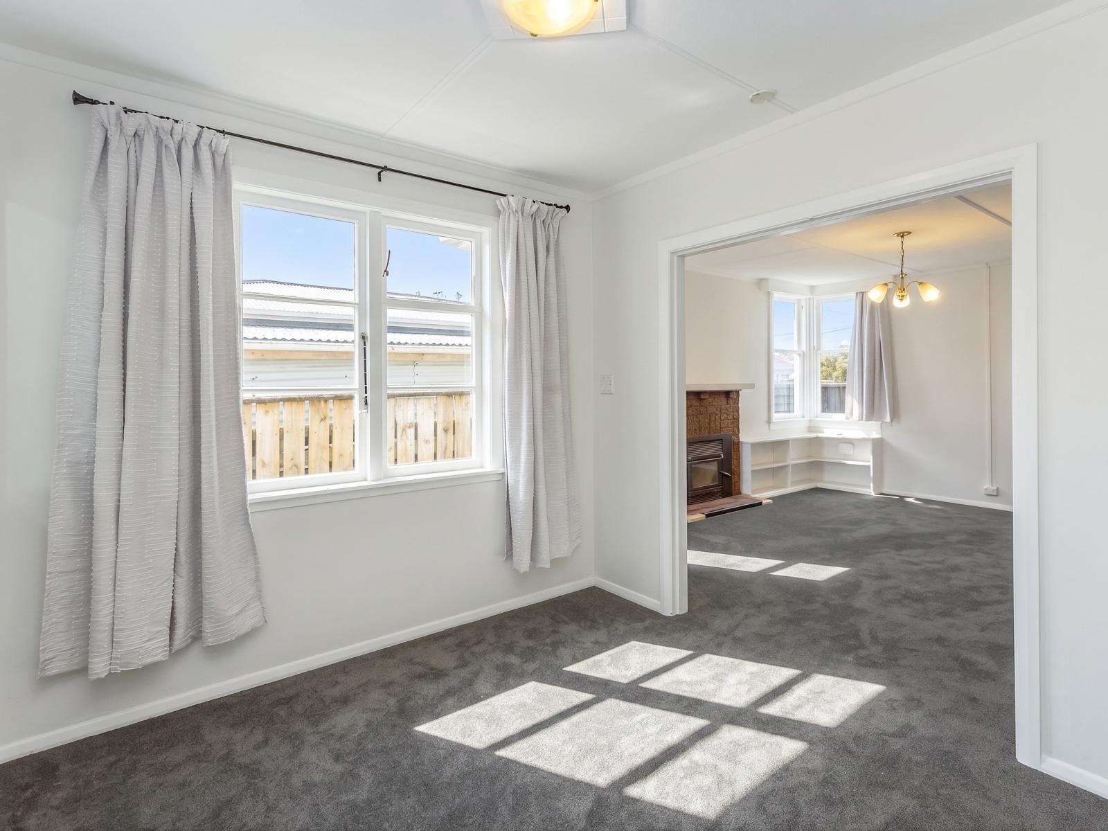 97 Broadway, Carterton
