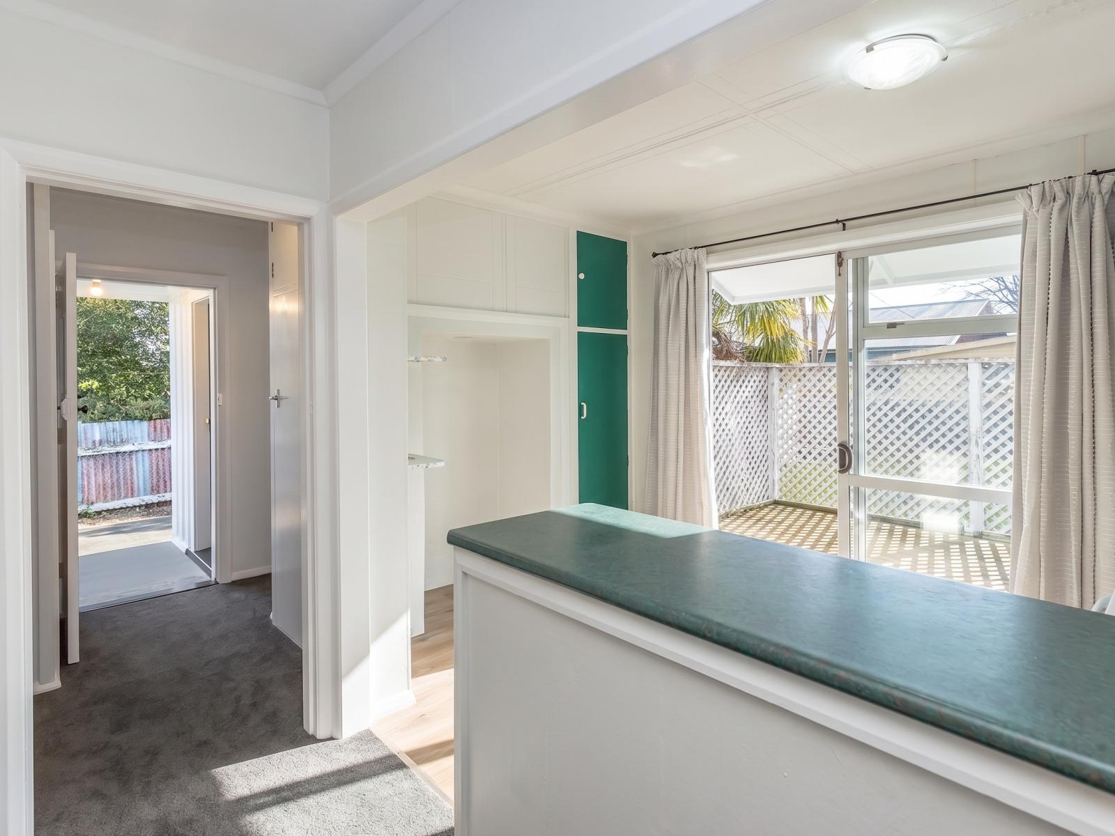 97 Broadway, Carterton