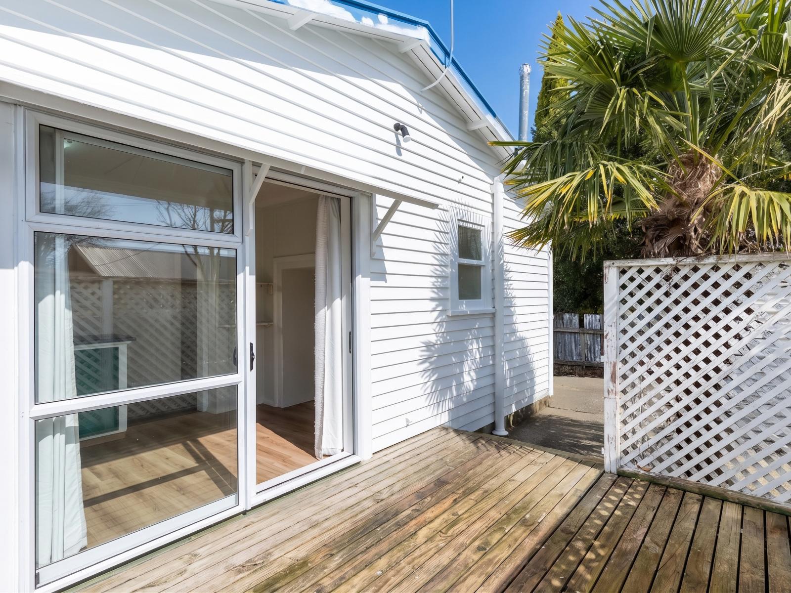 97 Broadway, Carterton