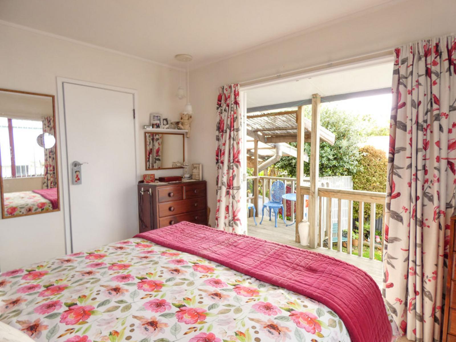 5 Te Whena Street, Otaki Beach