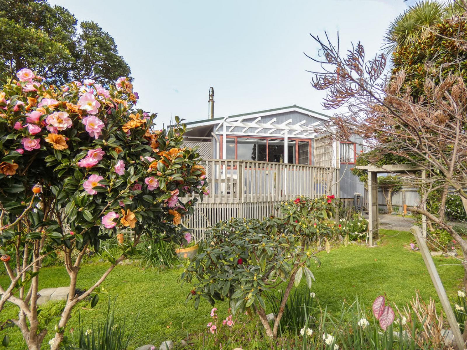 5 Te Whena Street, Otaki Beach
