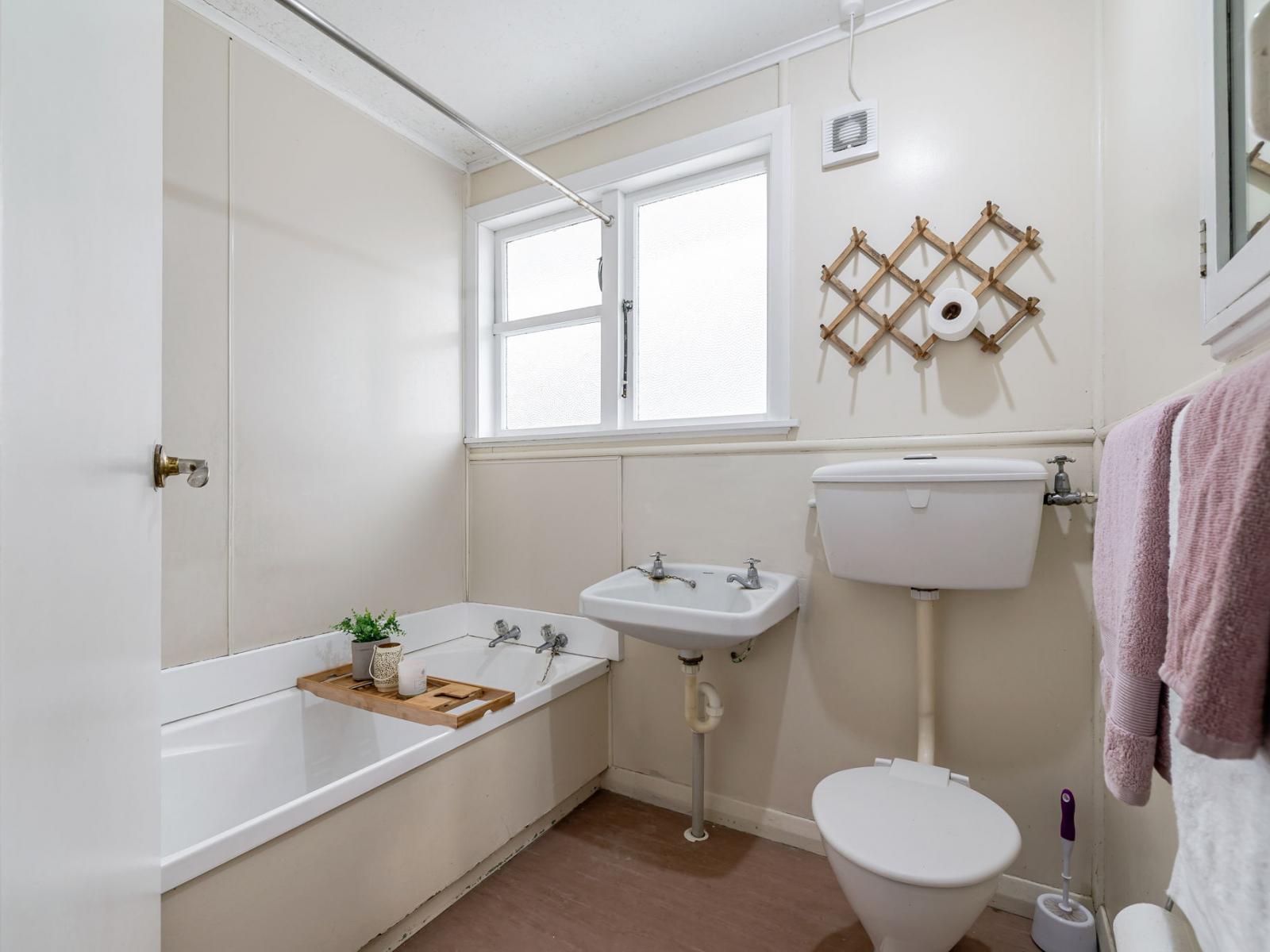 55 Upham Terrace, Roslyn