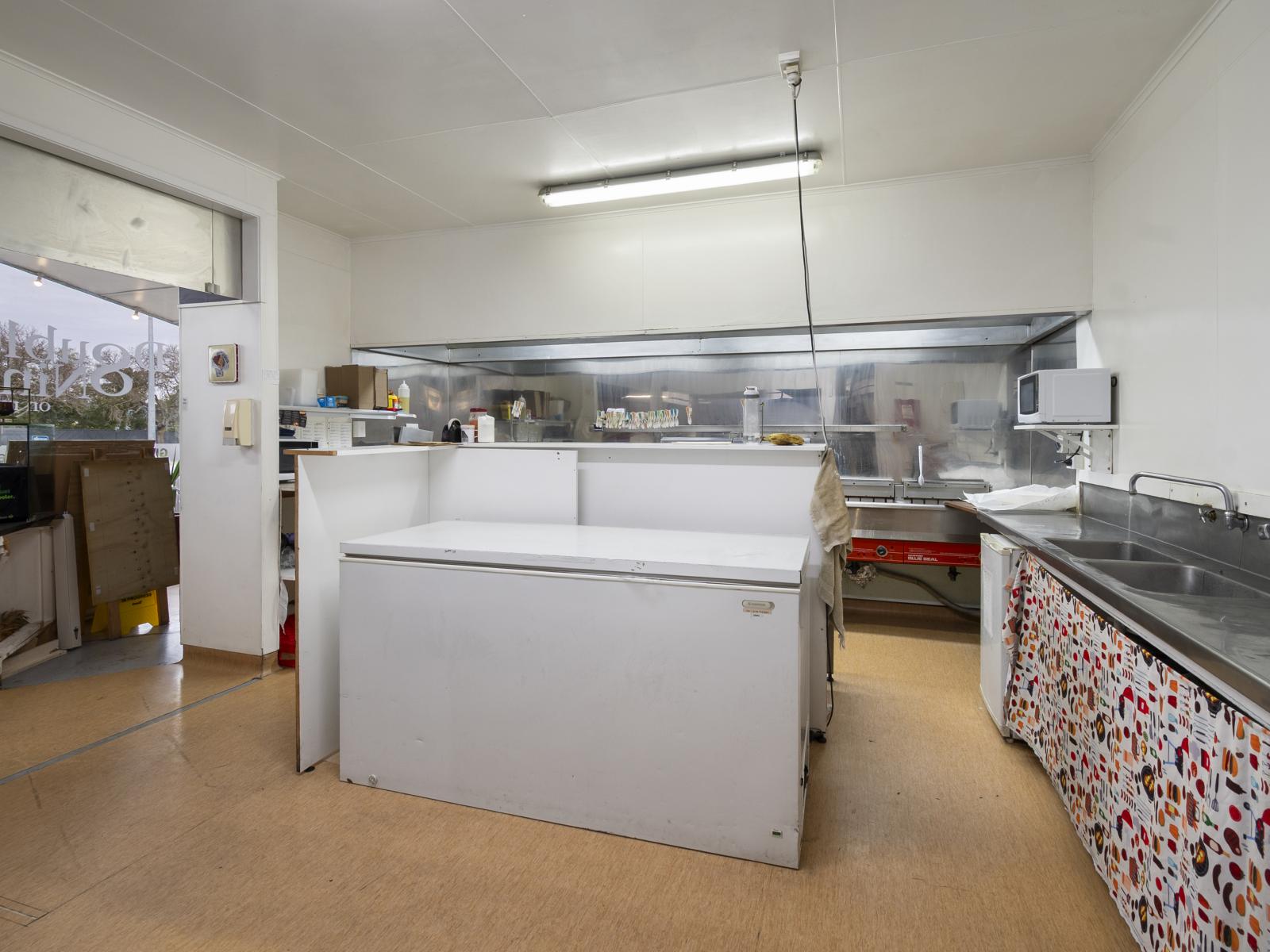 Unit 1, 889 Main Street, Roslyn