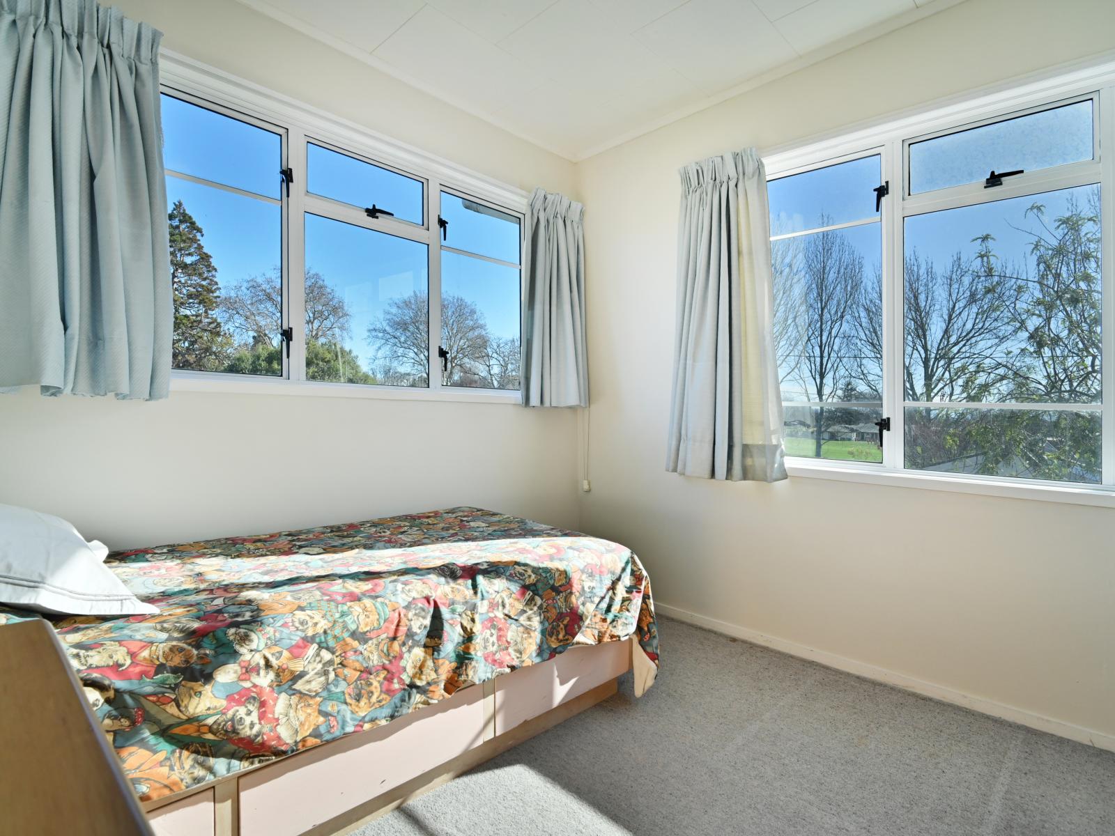 112 Lyndhurst Road, Frimley