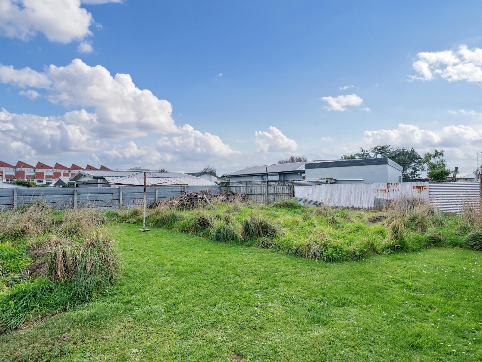 16 Lowe Street, Avenal