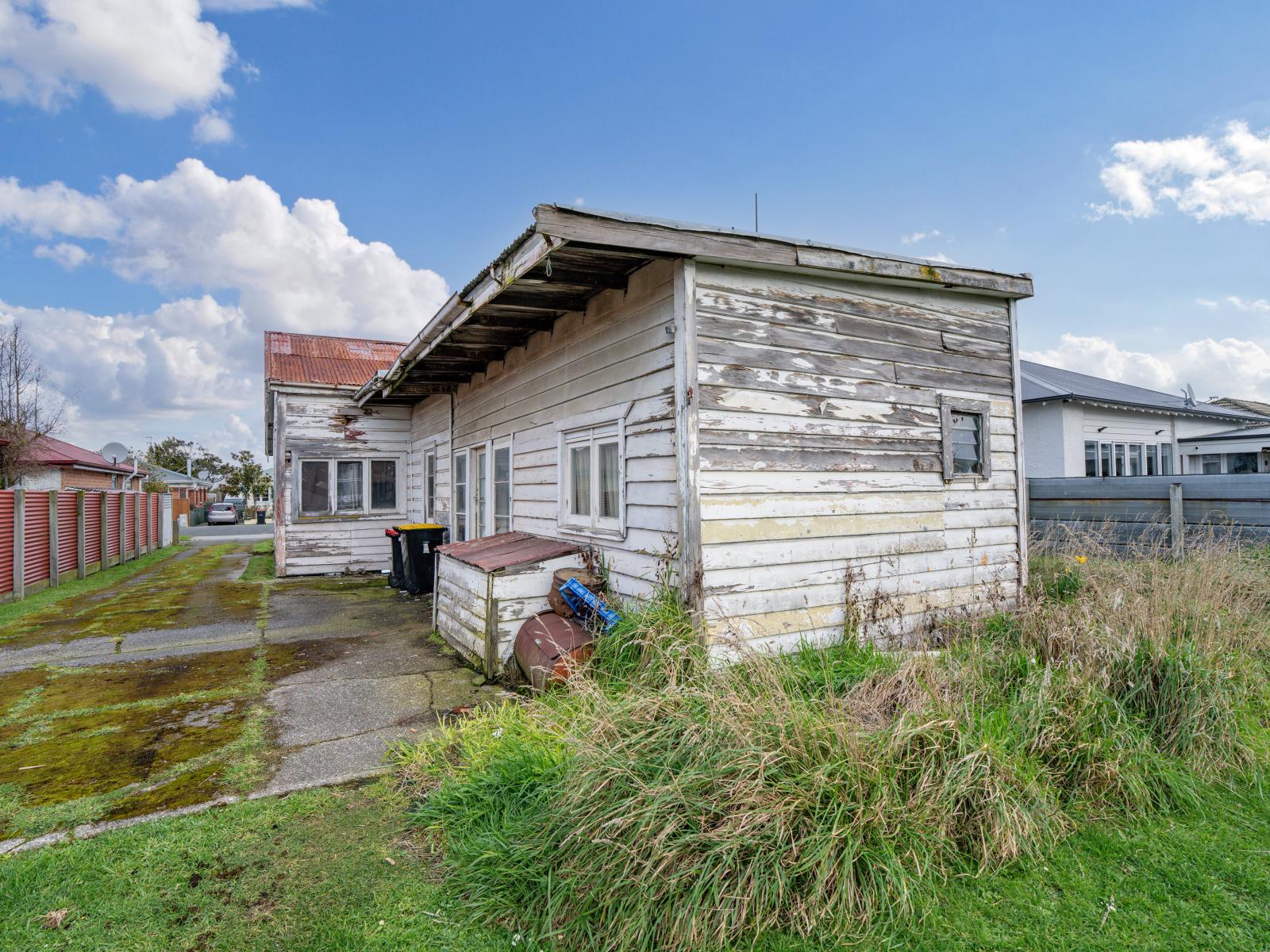 16 Lowe Street, Avenal