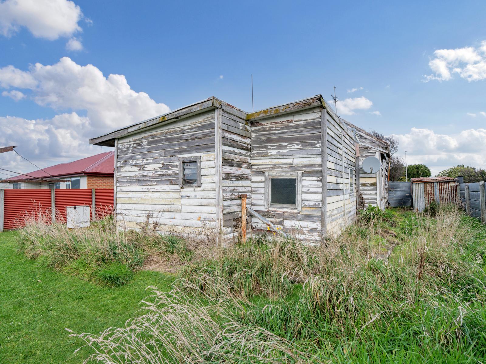 16 Lowe Street, Avenal