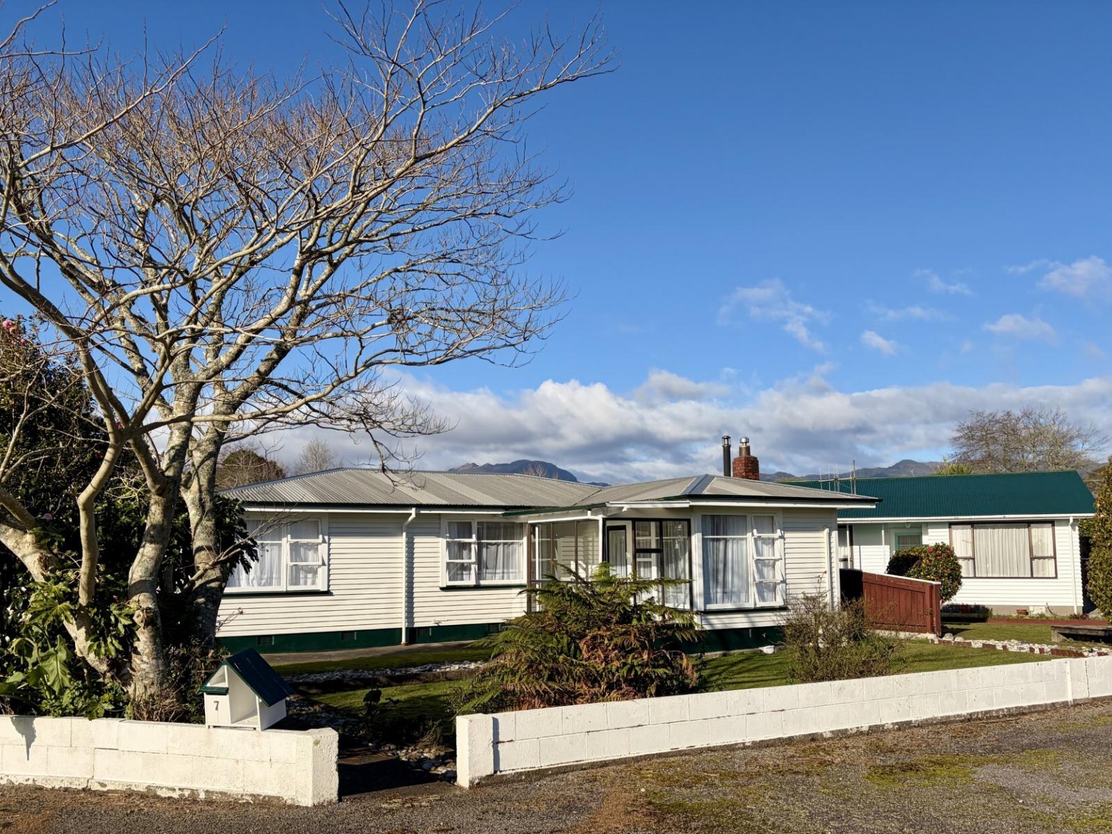 7 Eastons Road, Westport
