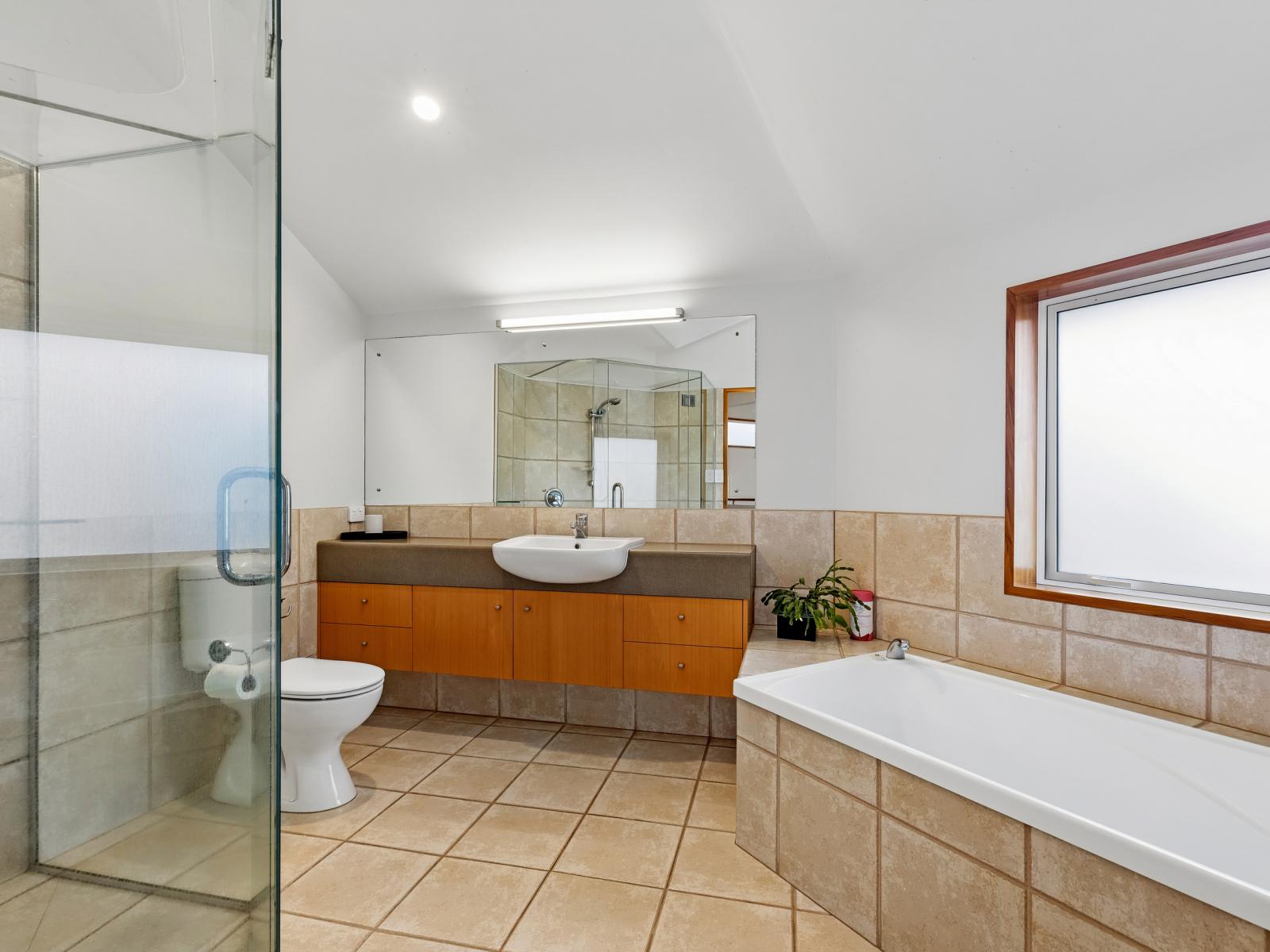 15 Sissinghurst Court, Bethlehem