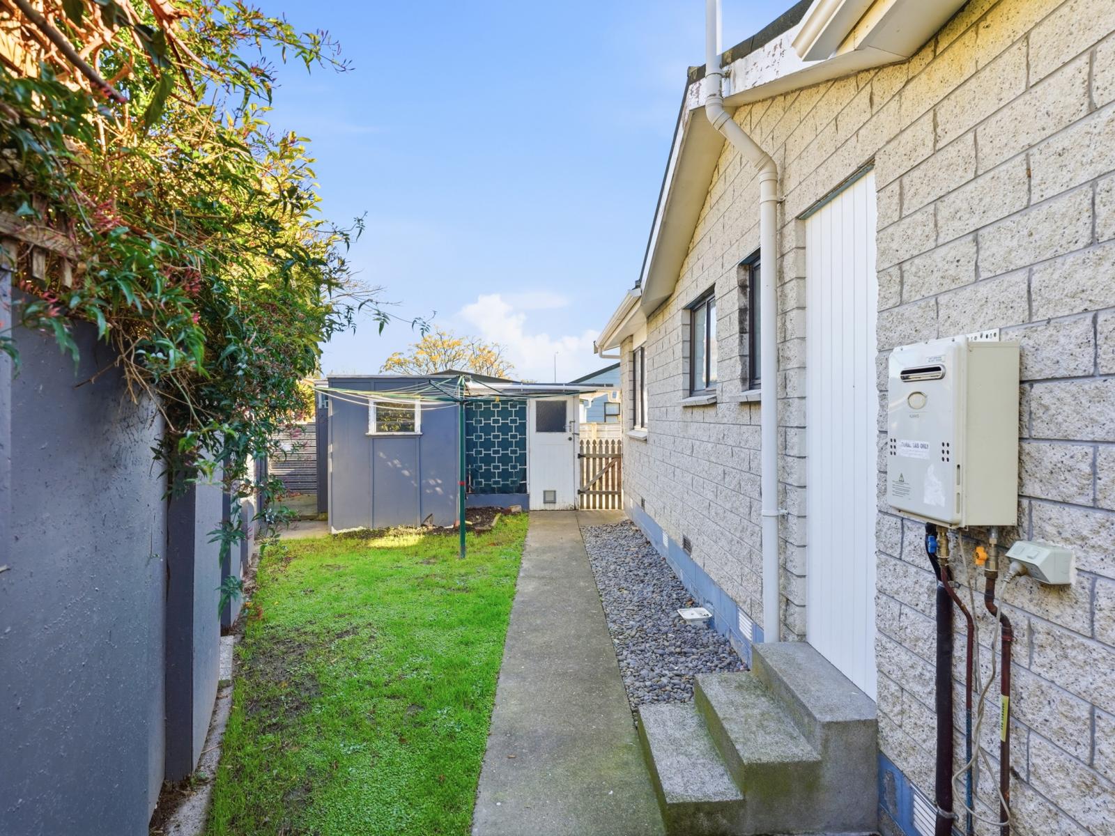 2/44 Raine Street, Whanganui East