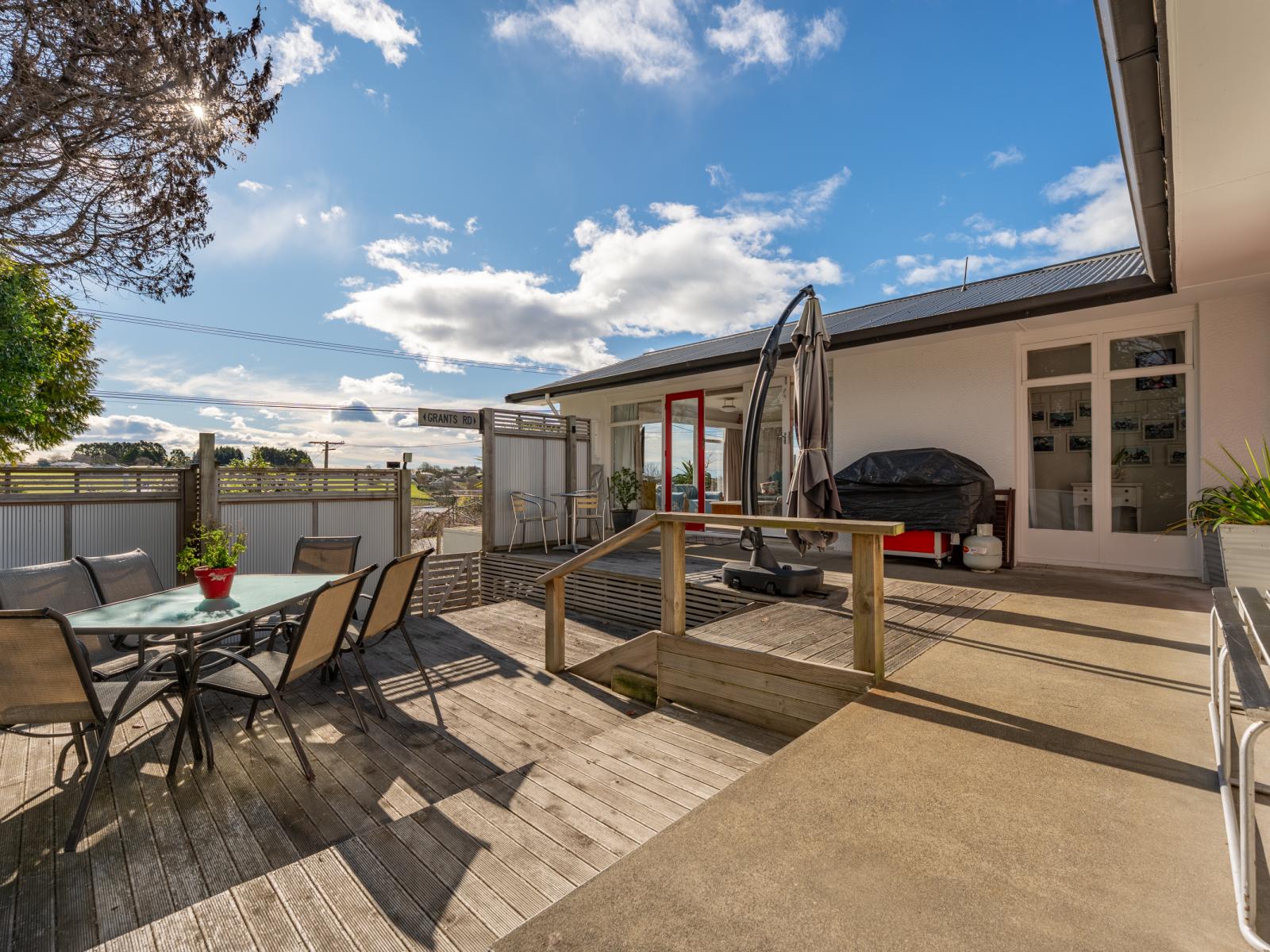 78 Grants Road, Marchwiel