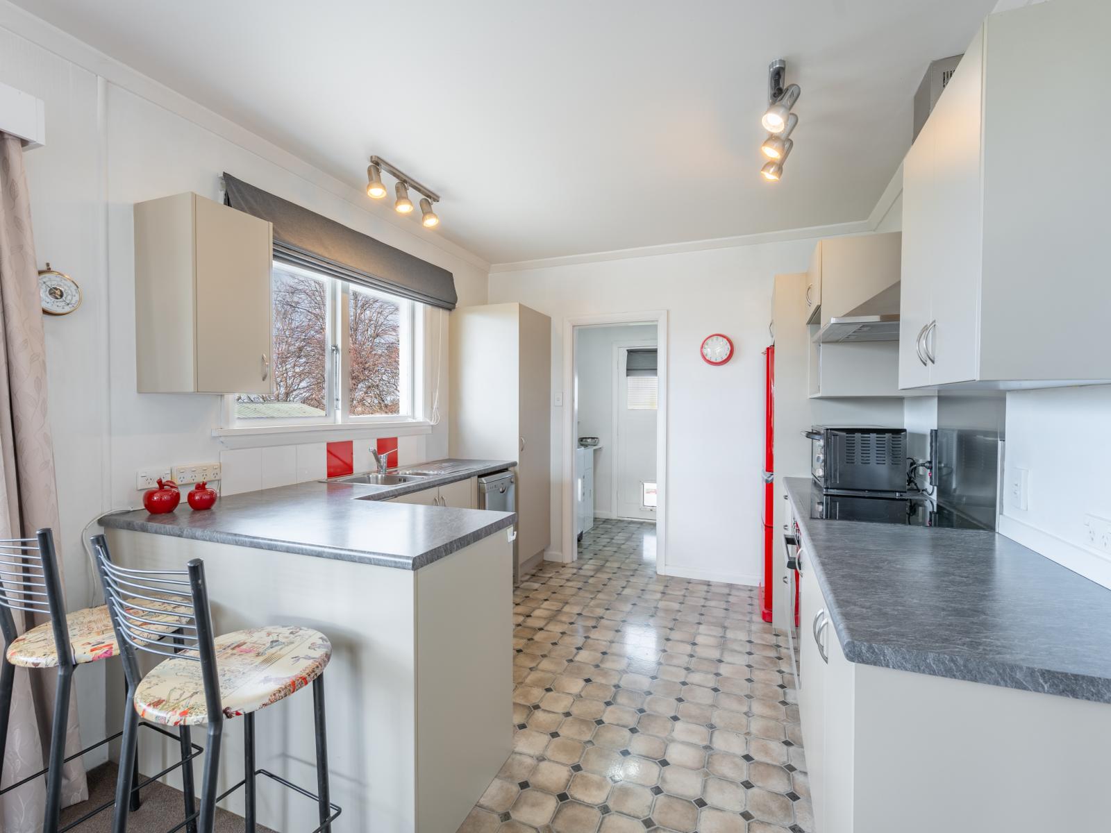 78 Grants Road, Marchwiel
