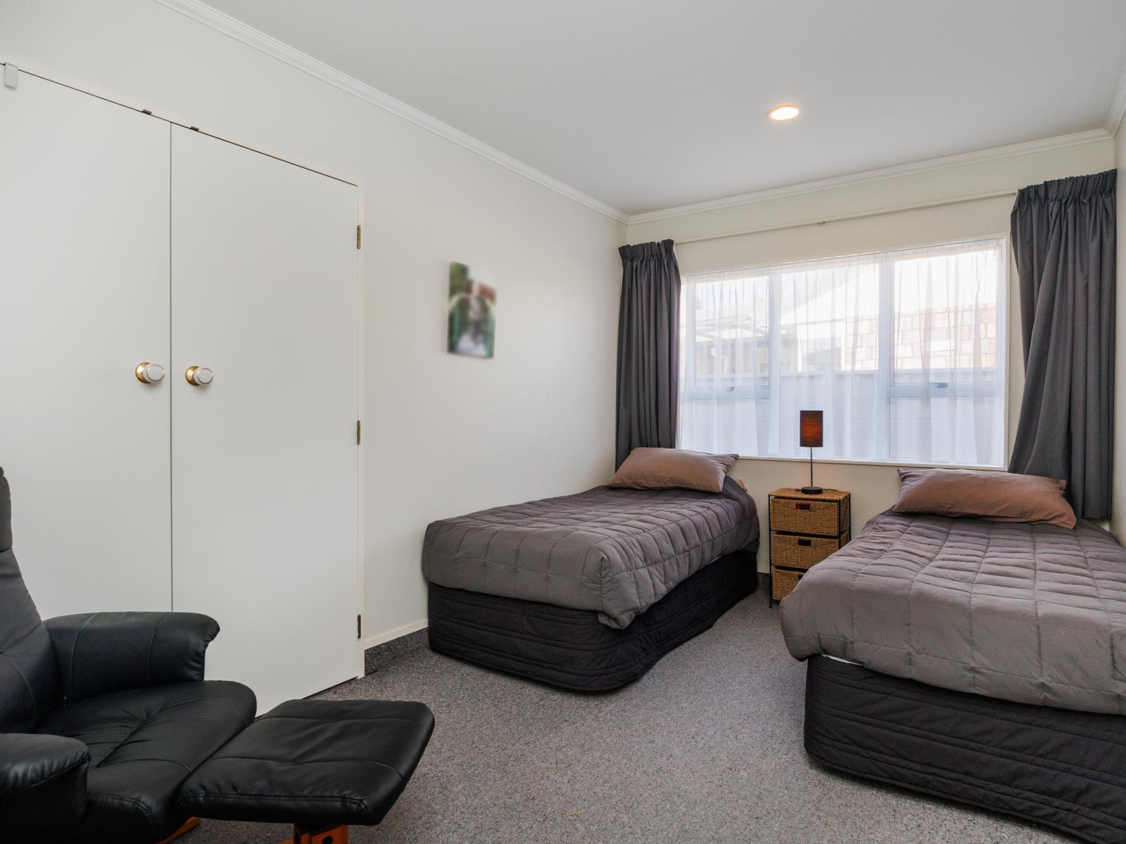 12 Lancewood Lane, Roslyn