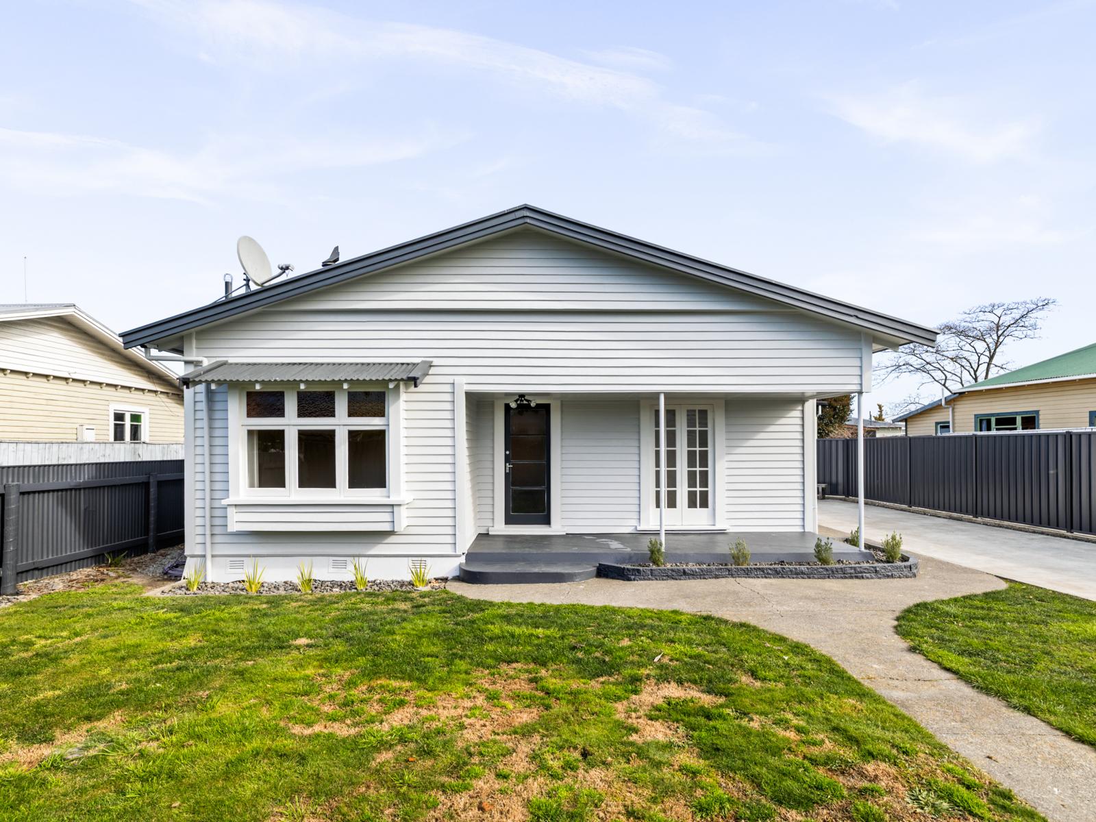 701 Buller Street, Akina